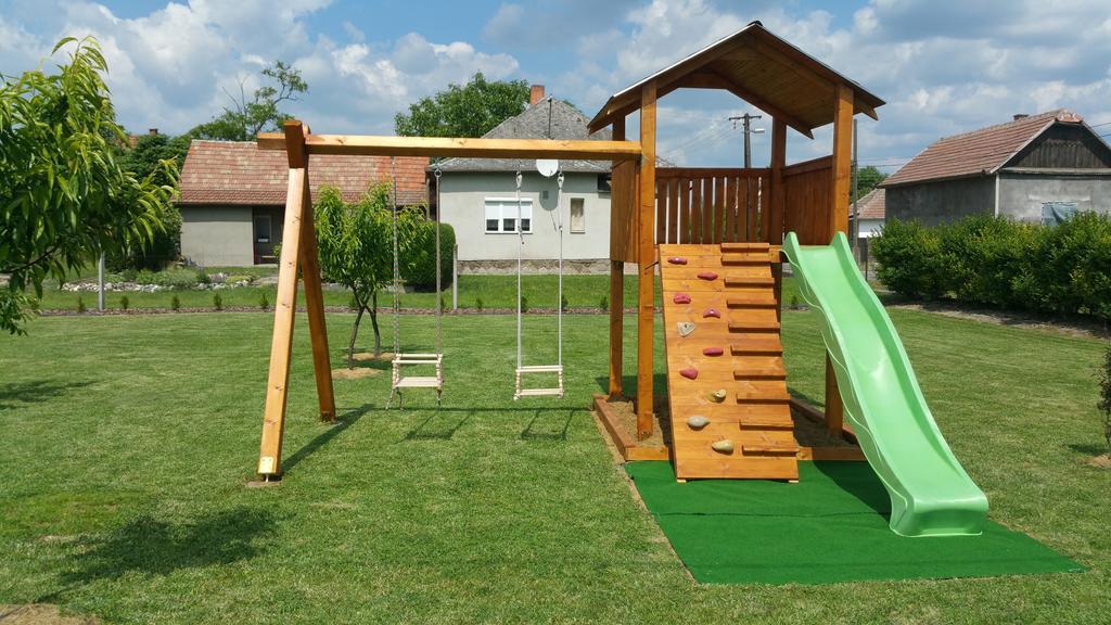 Ferienwohnung Harmonia Vendeghaz Poroszló Exterior foto